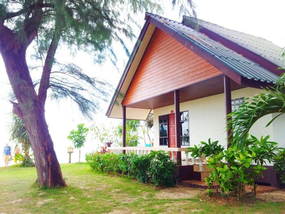 Klongdao Beach Resort Koh Lanta Bagian luar foto