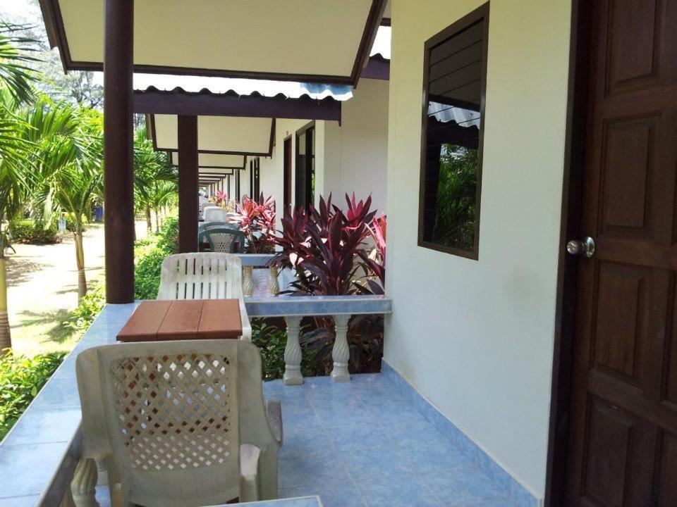 Klongdao Beach Resort Koh Lanta Bagian luar foto