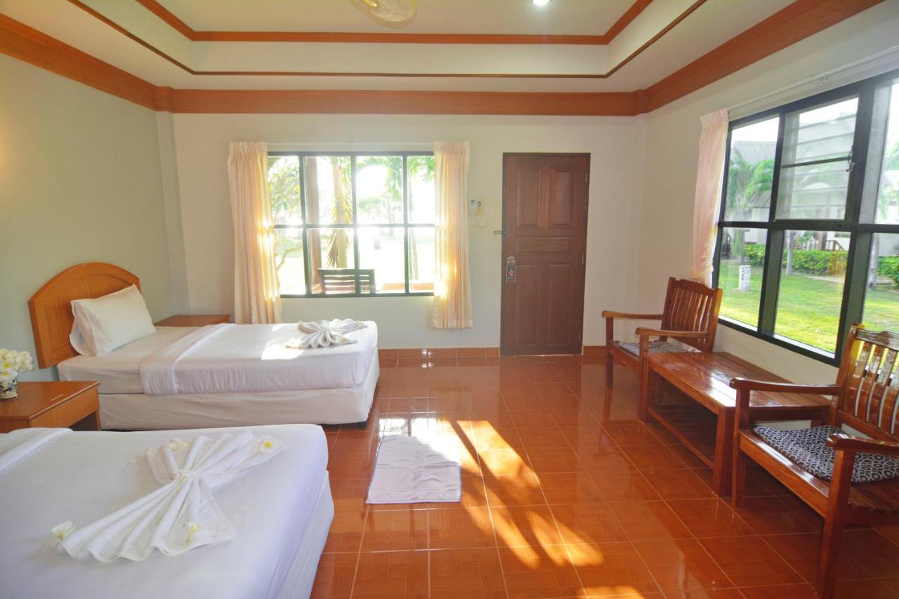 Klongdao Beach Resort Koh Lanta Bagian luar foto